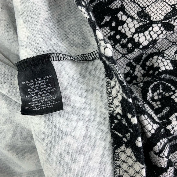 ♻️DONATED♻️ Anthro POSTMARK Short by Sleeve Top White Black Lace Print PJ27 - Picture 7 of 10